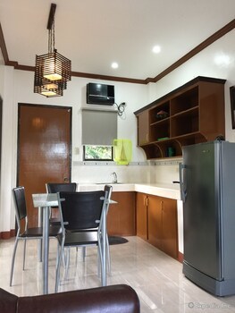Aparthotel A Family Apartelle