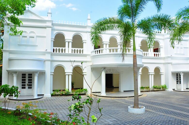 Hotel Bougainvilla