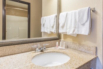 Motel Baymont Inn And Suites Lancaster