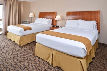 Holiday Inn Express Hotel & Suites Ventura