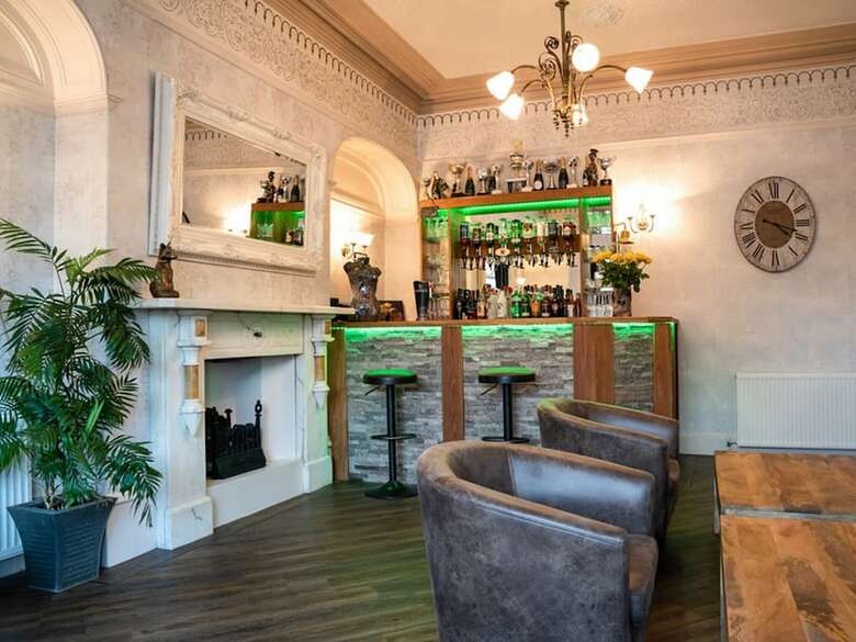 Hotel Ash Lodge - Guest House