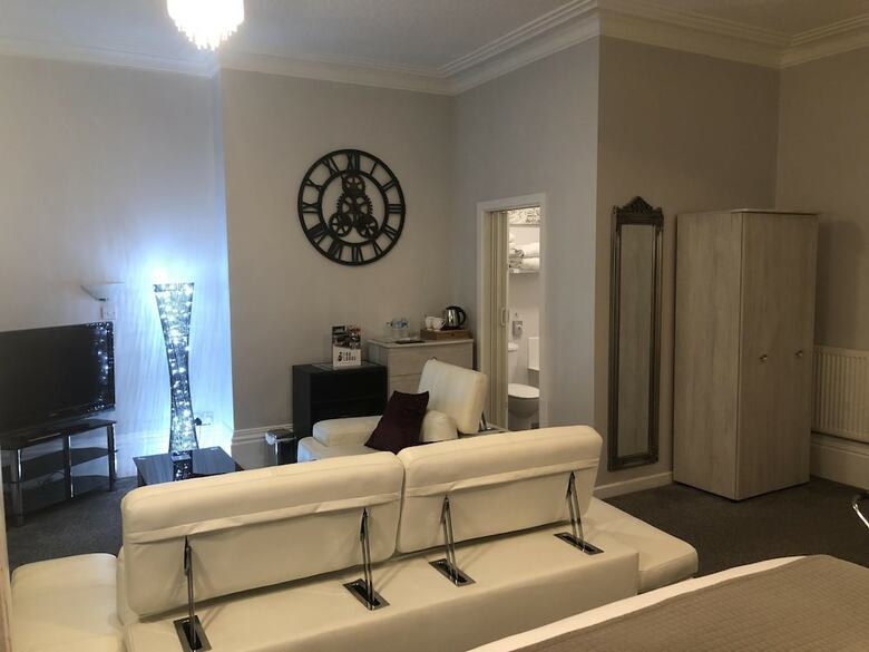 Hotel Ash Lodge - Guest House