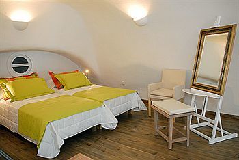 Hotel Ikastikies Suites