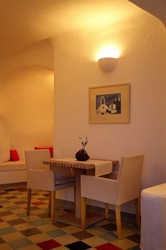 Hotel Ikastikies Suites