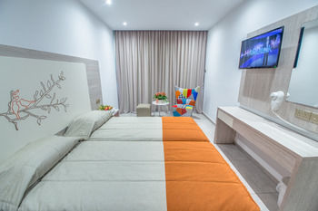 Aparthotel Nicholas Color Hotel