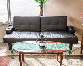 Hotel Rodeway Inn & Suites