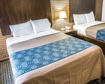 Hotel Rodeway Inn & Suites