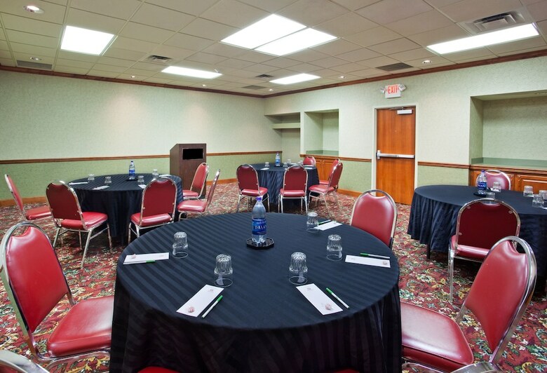 Holiday Inn Hotel & Suites Cin