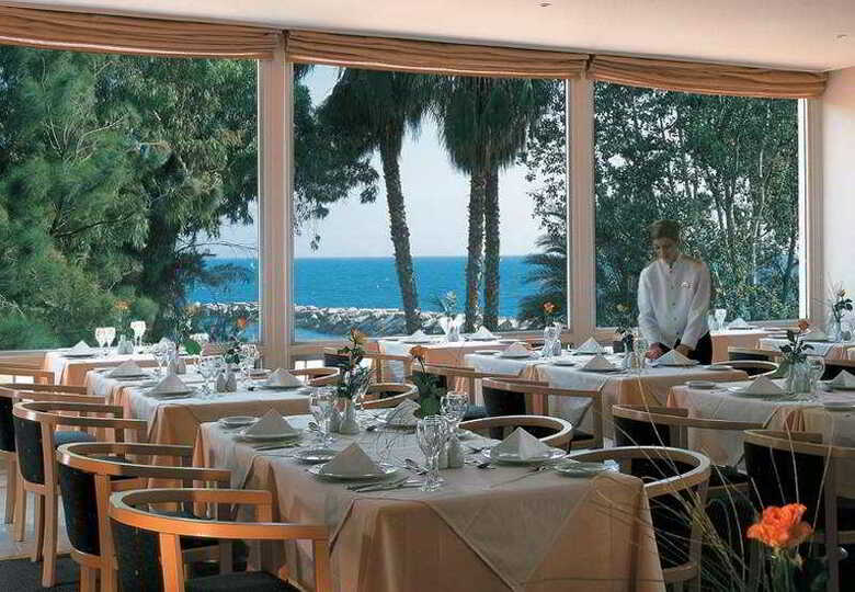Poseidonia Beach Hotel