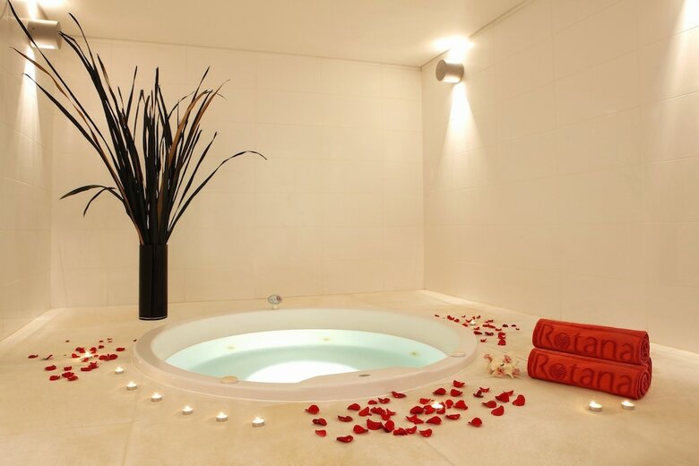Hotel Villa Rotana
