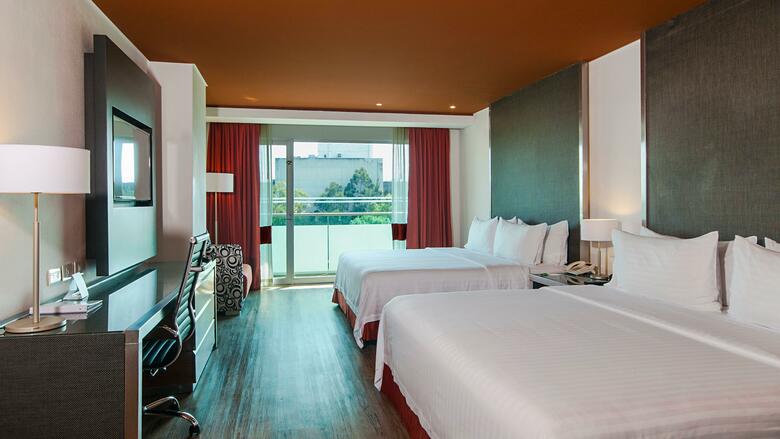Hotel Lark