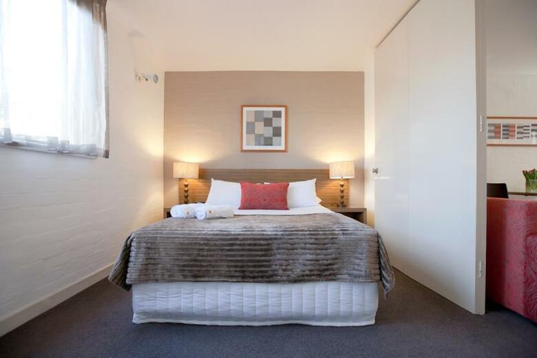 Hotel Punt Hill South Yarra