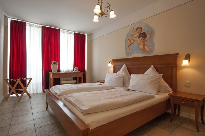 Hotel XII Apostel Albergo