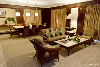 Hotel Waterfront Airport  Mactan