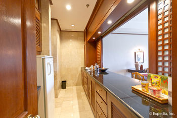 Hotel Waterfront Airport  Mactan