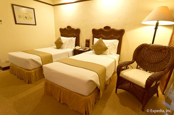 Hotel Waterfront Airport  Mactan