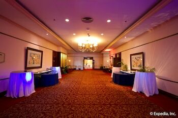 Hotel Waterfront Airport  Mactan
