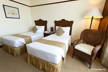 Hotel Waterfront Airport  Mactan