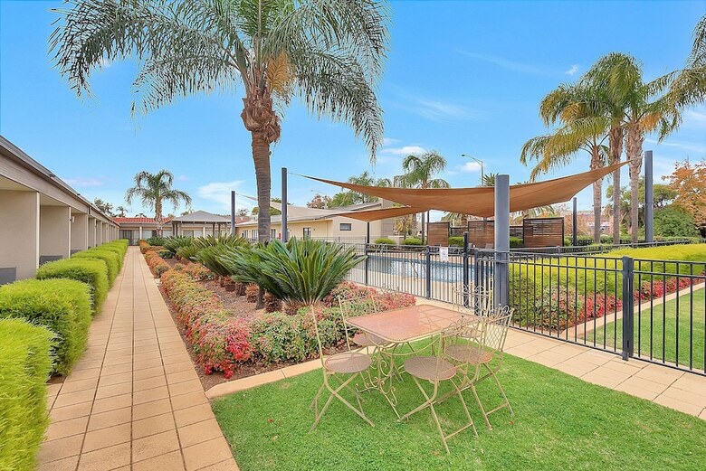 Hotel Comfort Inn Deakin Palms