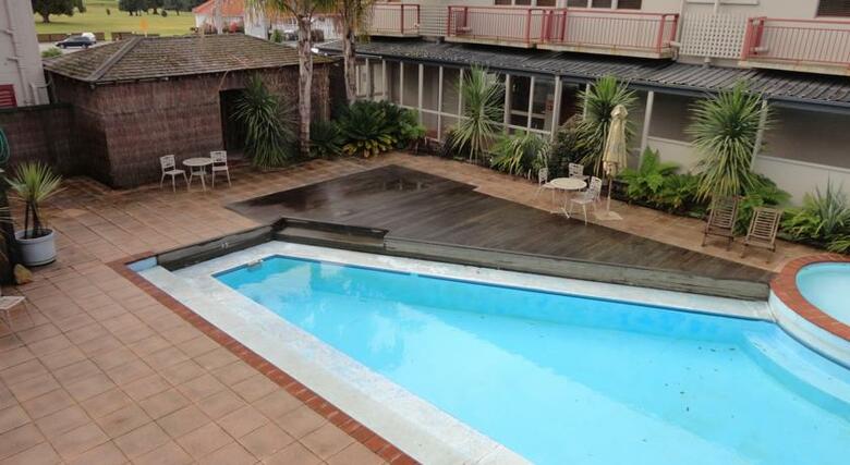 Silveroaks Hotel Geyserland