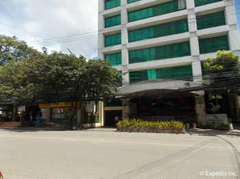 Hotel Holiday Plaza