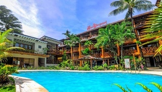 Red Coconut Beach Hotel