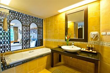 Hotel Anyavee Tubkaek Beach Resort