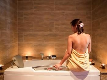 Hotel Kandaburi Resort & Spa