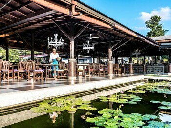 Hotel Kandaburi Resort & Spa