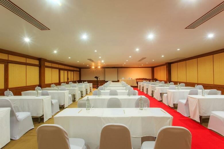 Hotel Rajapruek Samui Resort