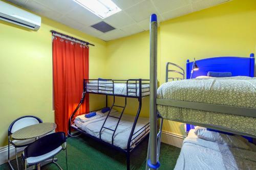 Adelaide's Shakespeare Backpackers International Hostel