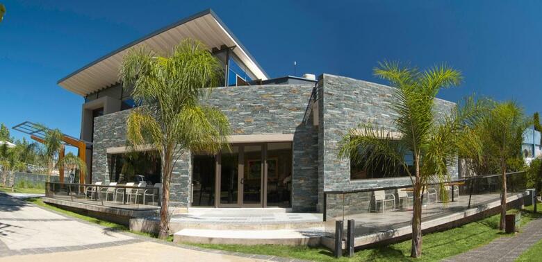 Hotel Altos De Merlo Suites
