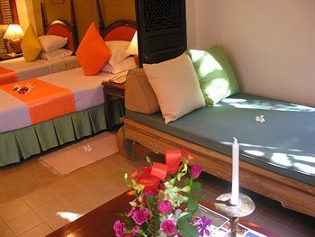 Hotel White House Beach Resort & Spa