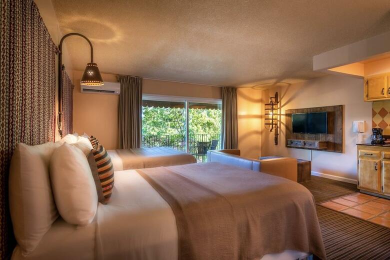 Pepper Tree Hotel