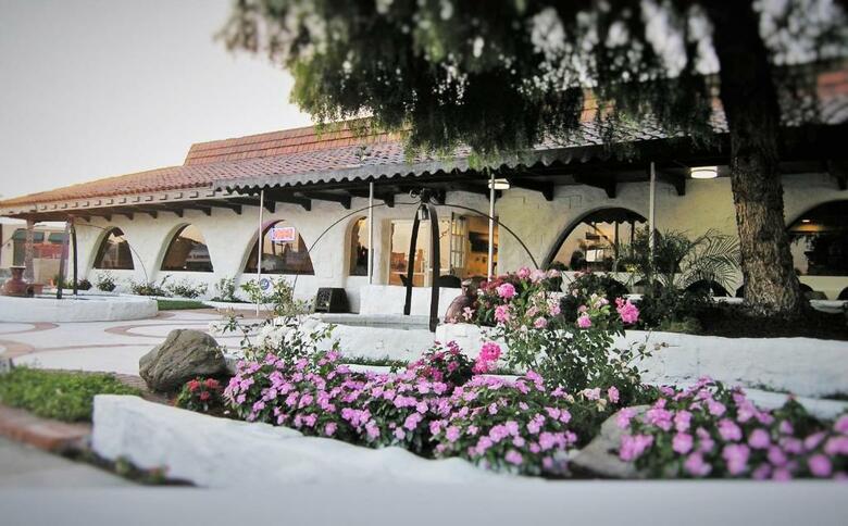 Pepper Tree Hotel