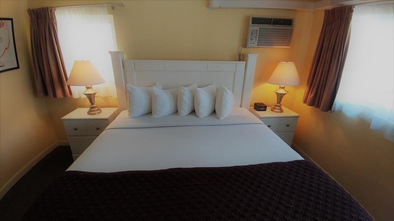 Hollywood Celebrity Hotel