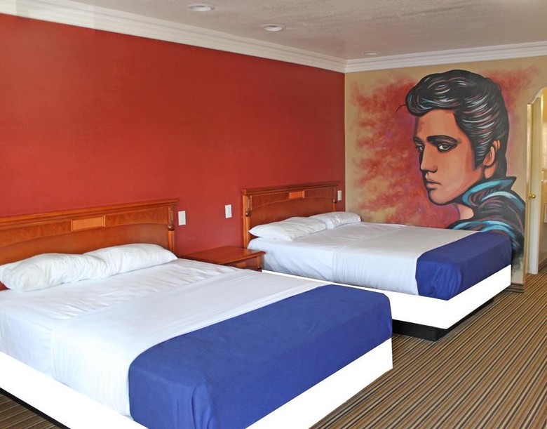 Hotel Hollywood Inn Express North