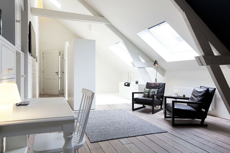 Hostal Maison Nationale City Flats & Suites