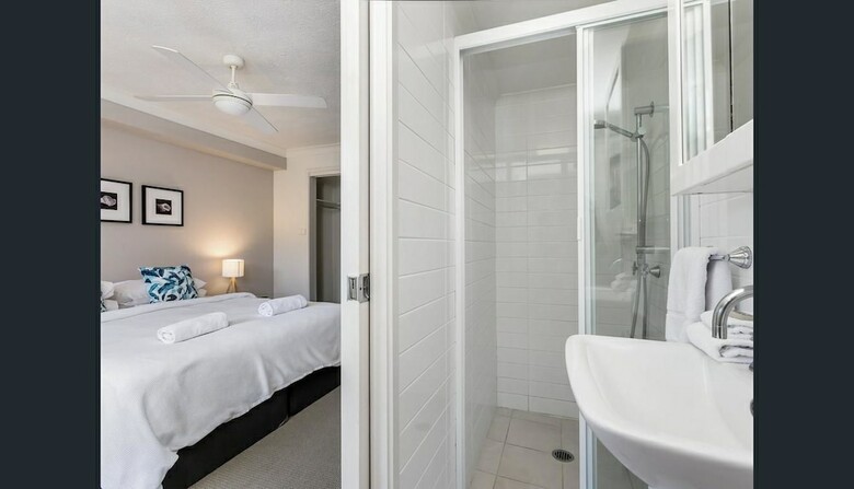 Apartamentos Sea Breeze On Main Beach