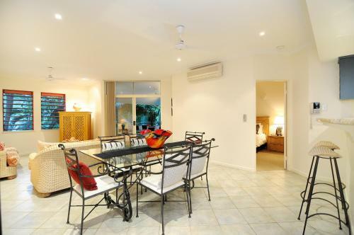 Aparthotel Oasis At Palm Cove