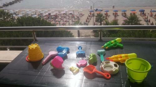 2 Beachfront Apartments + Parking + Wifi