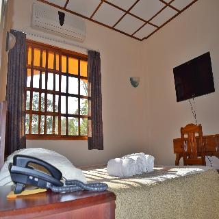 Tres Banderas Hotel(hdo)
