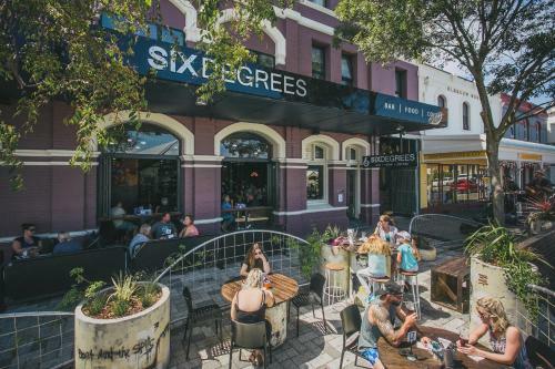 Six Degrees Albany Cbd Boutique Hotel