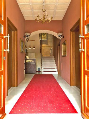 Hostal Shangri La Mansion