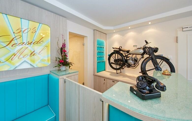 Bernstein Hotel "50`s Seaside Motel"