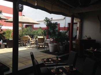 Hotel C�t� Patio