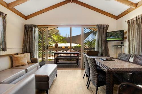 Seven Mile Beach Holiday Park