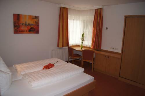 Apart Anna-maria