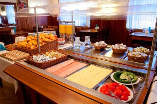 Euro Youth Hotel & Krone