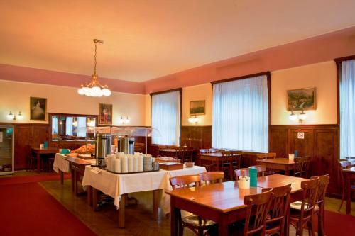 Euro Youth Hotel & Krone
